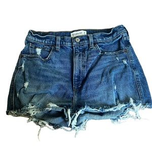 Abercrombie and Fitch A&F Ultra High Rise Mom Short 28/6